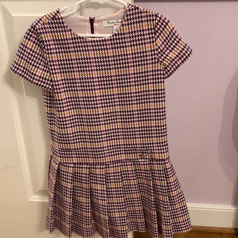 EUC girls heavyweight short sleeved dress by Brooks Brothers.
